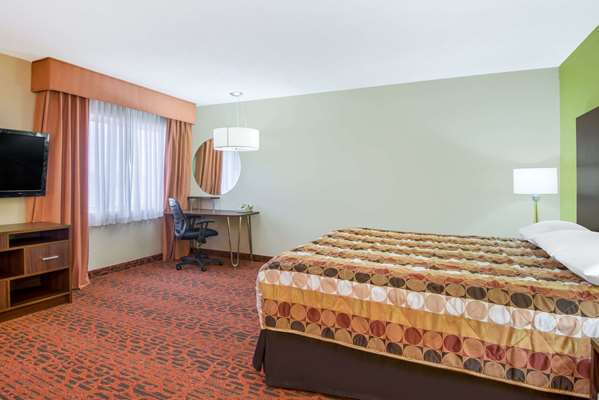 Suite - Super 8 Hotel Portales