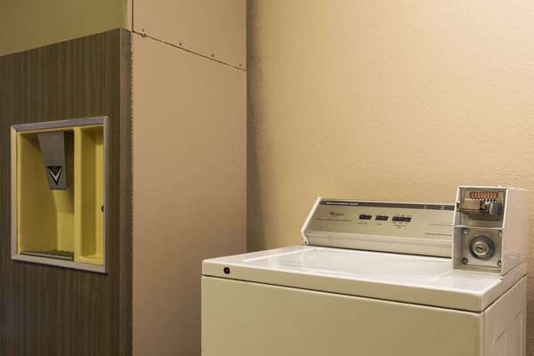  - Super 8 Hotel Taylor - I-75, Exit 36