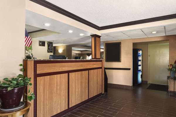  - Super 8 Hotel Taylor - I-75, Exit 36