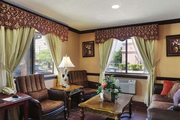  - Super 8 Hotel Taylor - I-75, Exit 36