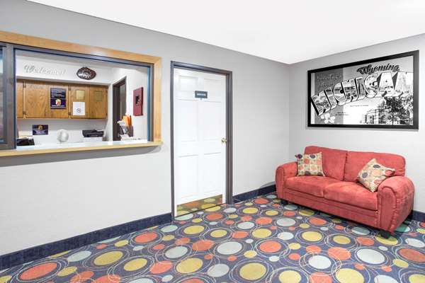  - Super 8 Hotel Wyoming