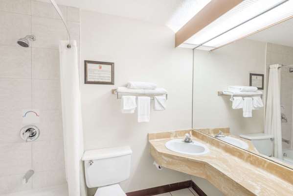  - Super 8 Hotel North Columbus - I-71, Exit 117