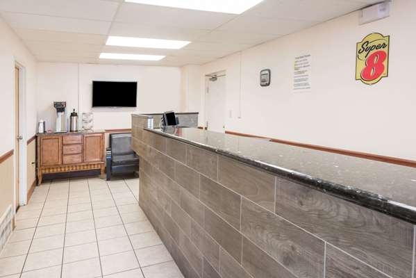  - Super 8 Hotel North Columbus - I-71, Exit 117