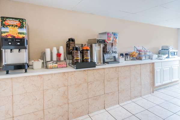  - Super 8 Hotel North Columbus - I-71, Exit 117