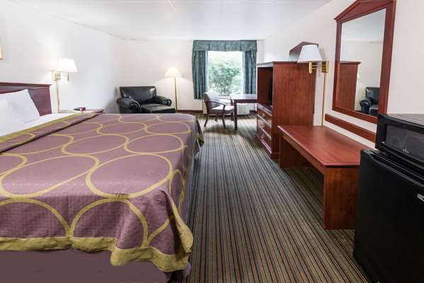  - Super 8 Hotel North Columbus - I-71, Exit 117