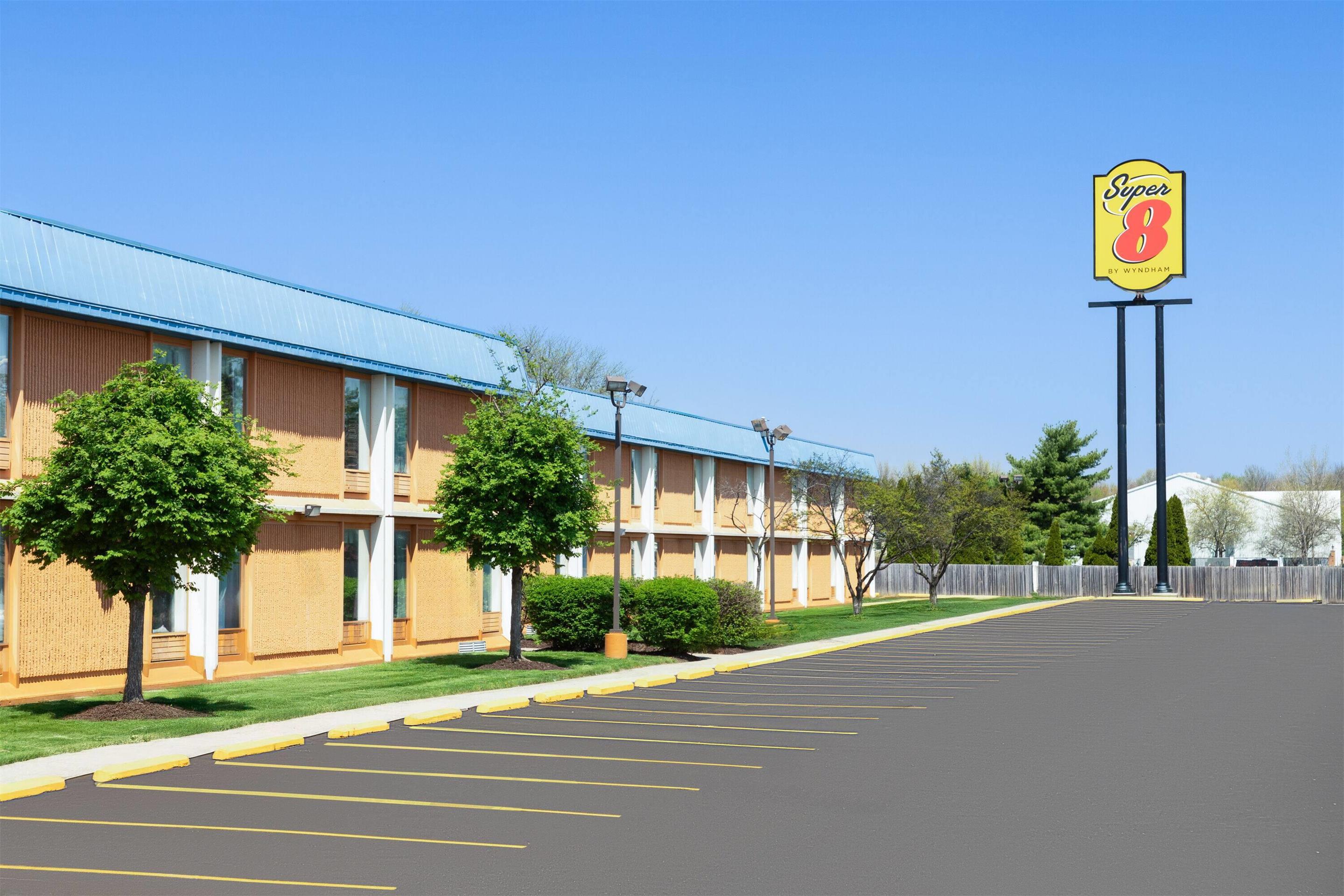 Exterior | Super 8 by Wyndham Columbus