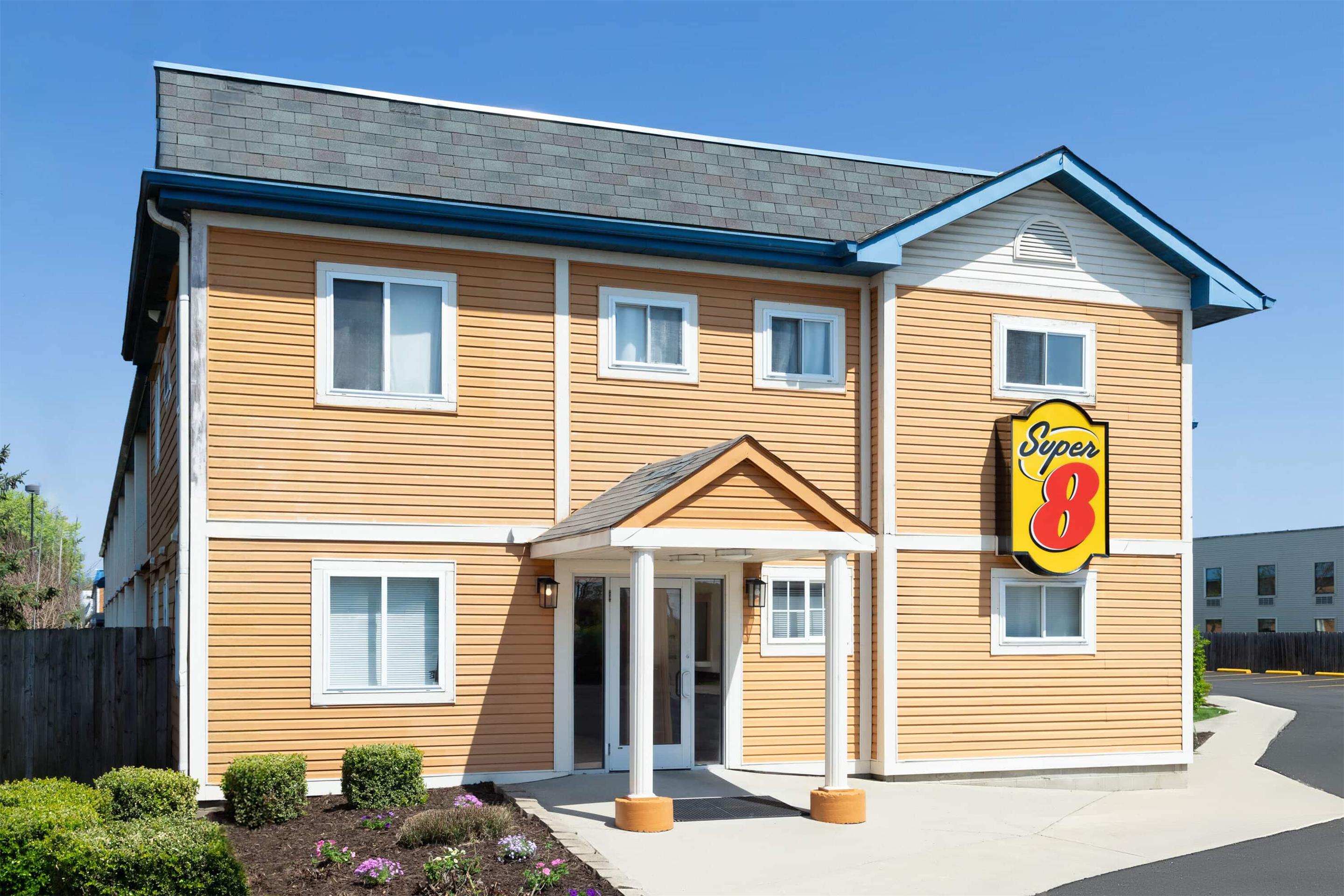 Exterior | Super 8 by Wyndham Columbus