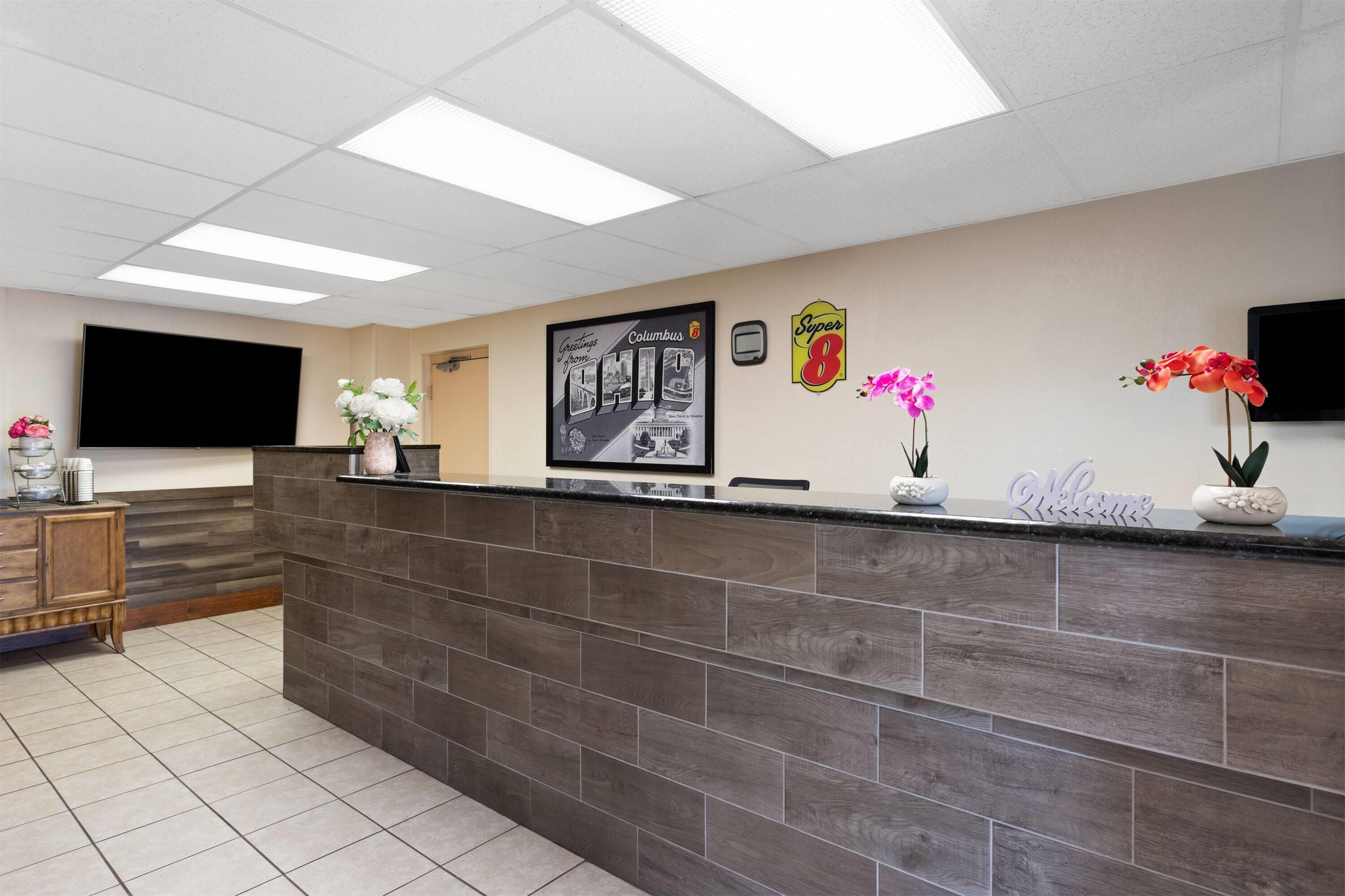 Reception | Super 8 by Wyndham Columbus