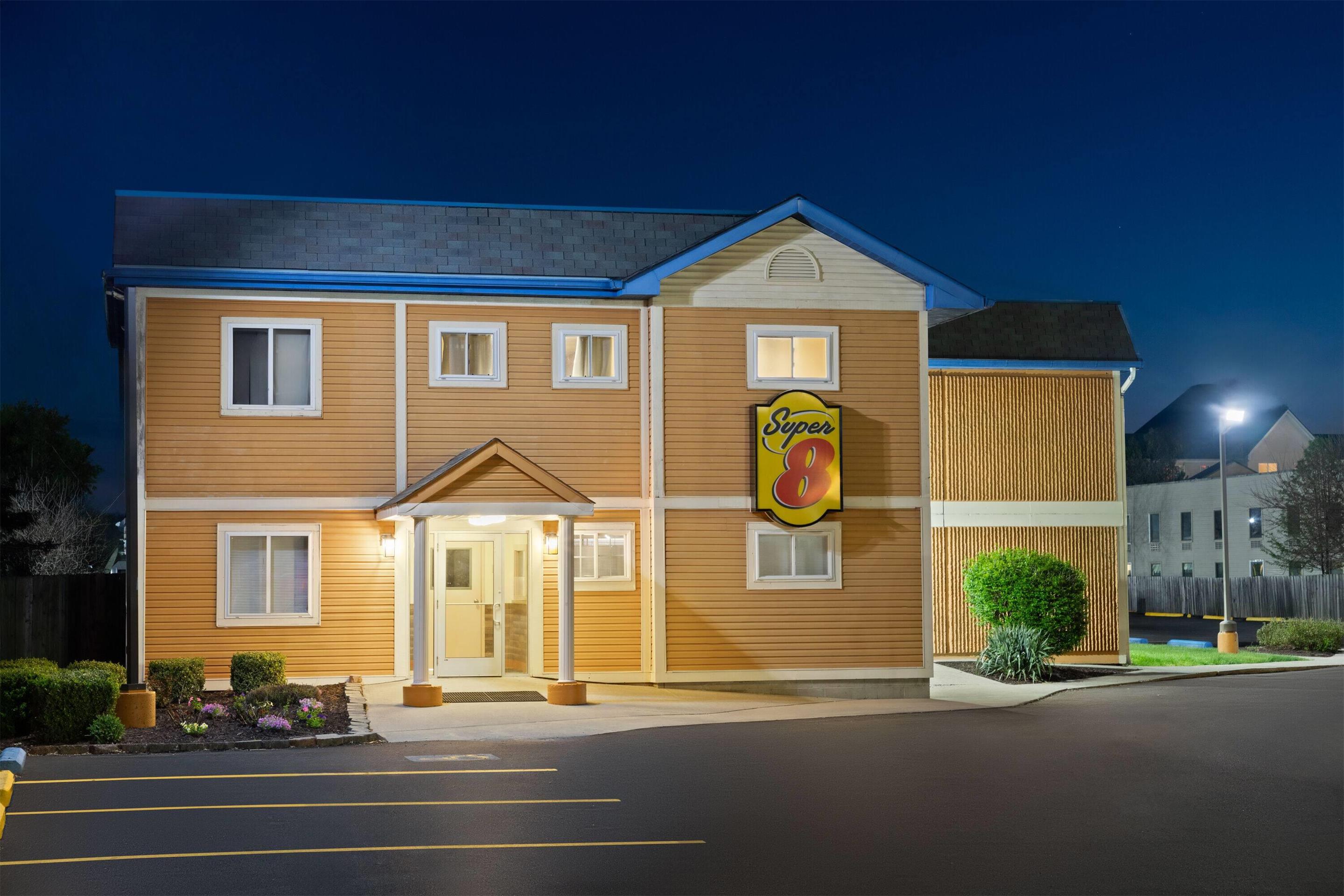 Exterior | Super 8 by Wyndham Columbus