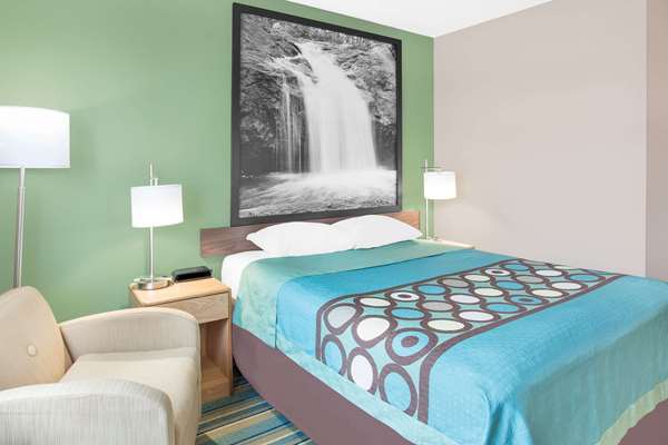  - Super 8 Hotel Beaver Dam