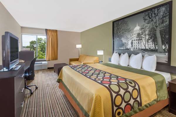  - Super 8 Hotel South Madison