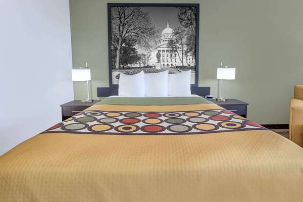  - Super 8 Hotel South Madison