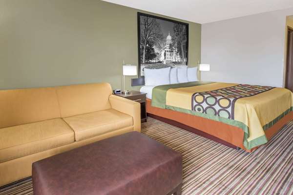  - Super 8 Hotel South Madison