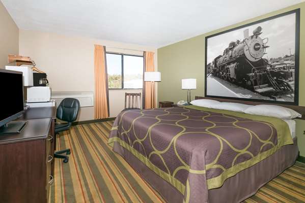  - Super 8 Hotel West Topeka - I-70, Exit 356