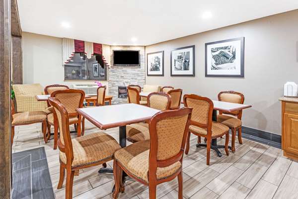  - Super 8 Hotel Sterling Heights