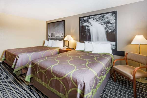  - Super 8 Motel Janesville - I-39 & I-90, Exit 171A