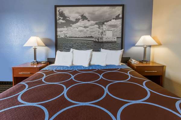  - Super 8 Motel Janesville - I-39 & I-90, Exit 171A