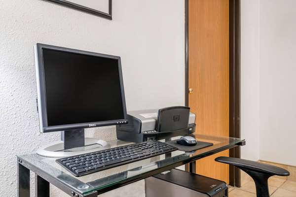 Conference Area - Super 8 Hotel Portage - I-39, Exit 92