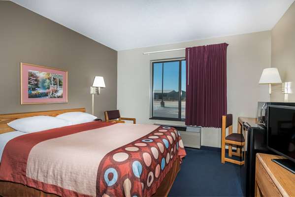  - Super 8 Hotel Portage - I-39, Exit 92