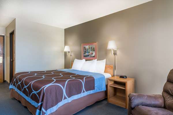  - Super 8 Hotel Portage - I-39, Exit 92