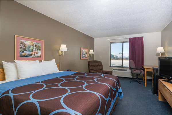  - Super 8 Hotel Portage - I-39, Exit 92