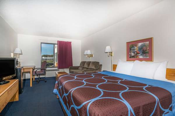  - Super 8 Hotel Portage - I-39, Exit 92