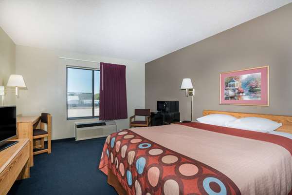  - Super 8 Hotel Portage - I-39, Exit 92