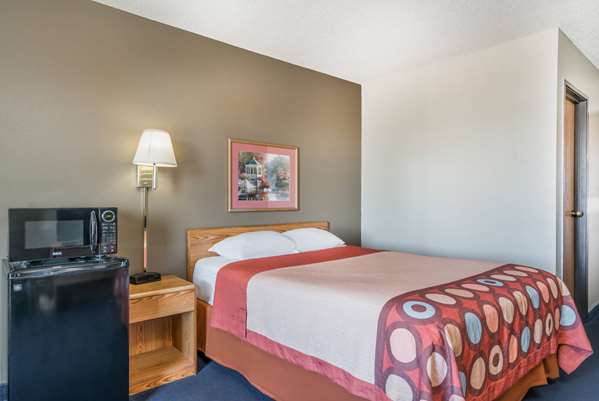  - Super 8 Hotel Portage - I-39, Exit 92