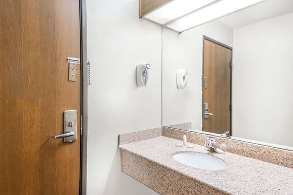  - Super 8 Hotel Paris