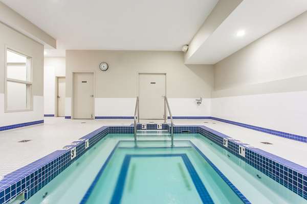 Pool - Super 8 Motel Aberdeen Mall Kamloops