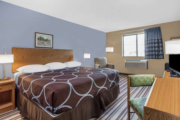  - Super 8 Motel Aberdeen Mall Kamloops