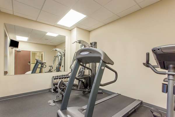 Fitness/ Exercise Room - Super 8 Motel Aberdeen Mall Kamloops