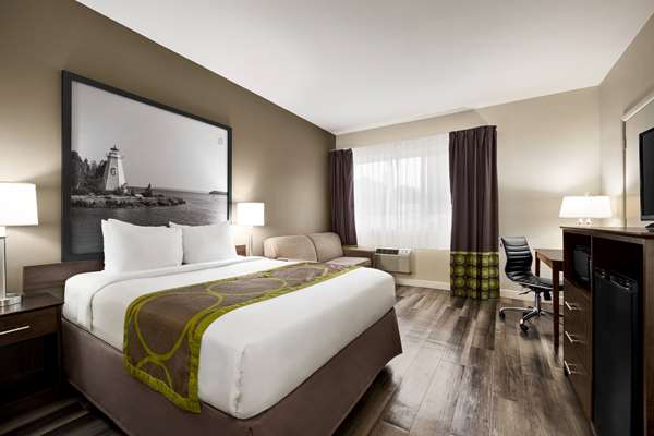  - Super 8 Motel Sarnia