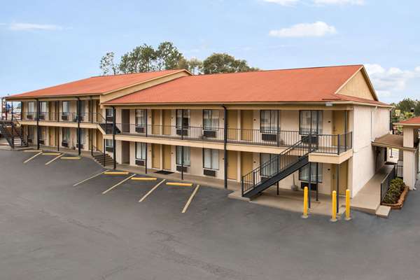 Exterior view - Super 8 Motel Crestview - I-10, Exit 56