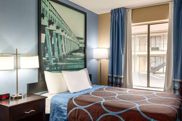  - Super 8 Motel Crestview - I-10, Exit 56