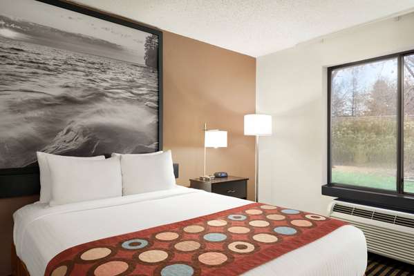  - Super 8 Hotel Wausau