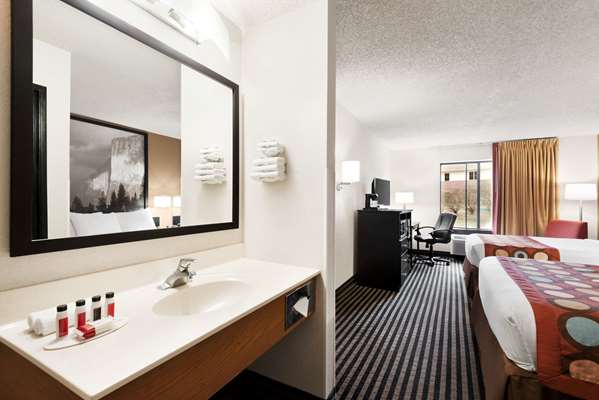 - Super 8 Hotel Wausau