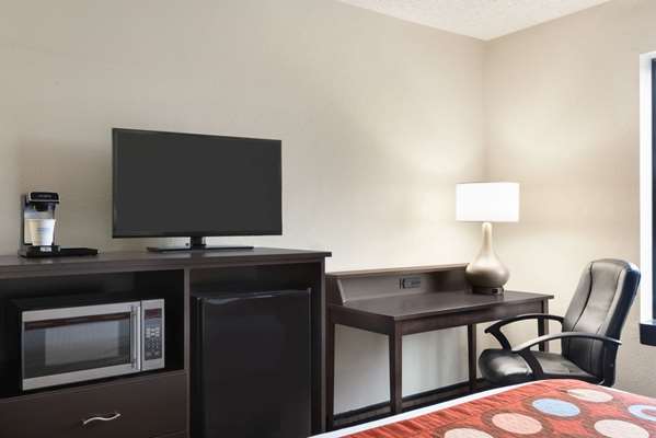  - Super 8 Hotel Wausau