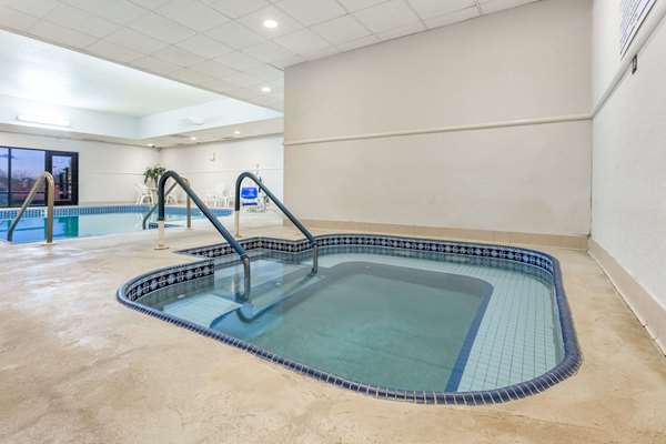 Pool - Super 8 Hotel Germantown