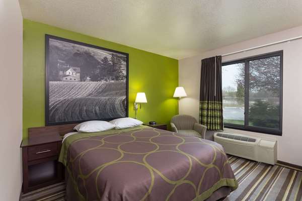  - Super 8 Hotel Germantown