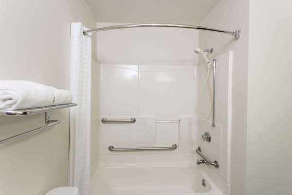  - Super 8 Hotel Germantown