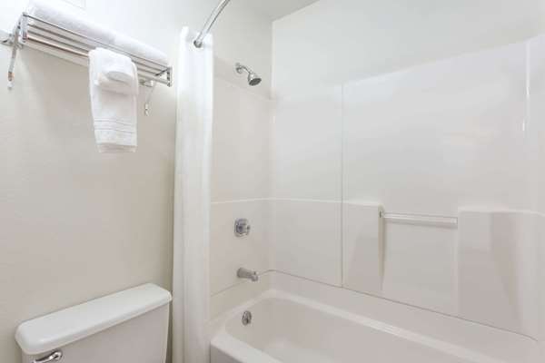  - Super 8 Hotel Germantown