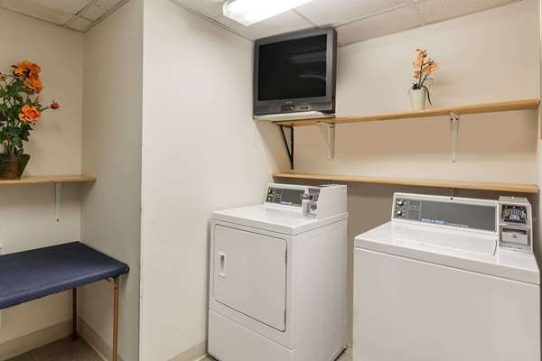 Amenities - Super 8 Hotel Germantown