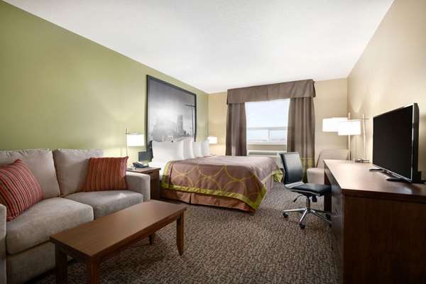  - Super 8 Hotel Regina