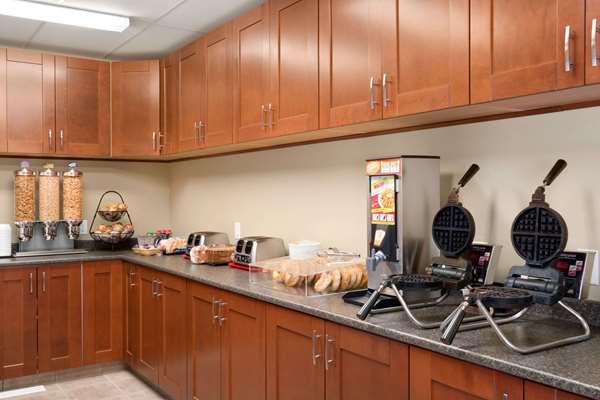 Restaurant - Super 8 Hotel Regina