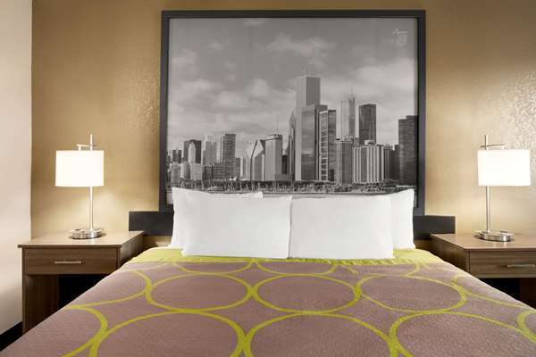  - Super 8 Hotel North Joliet - I-55, Exit 257