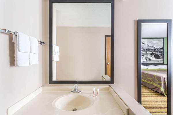  - Super 8 Hotel Rock Springs