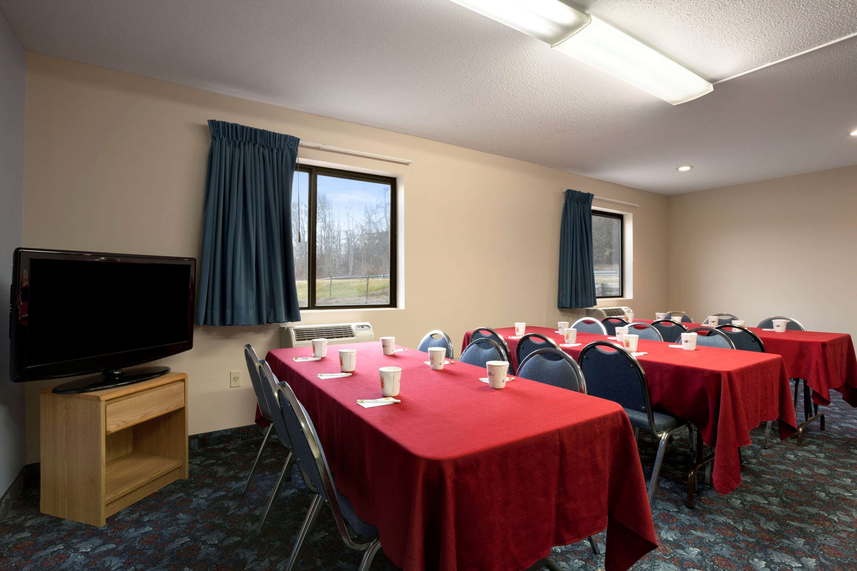 Meeting Room | Super 8 by Wyndham Cromwell/Middletown