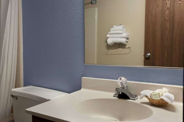  - Super 8 Hotel Cromwell - I-91, Exit 21