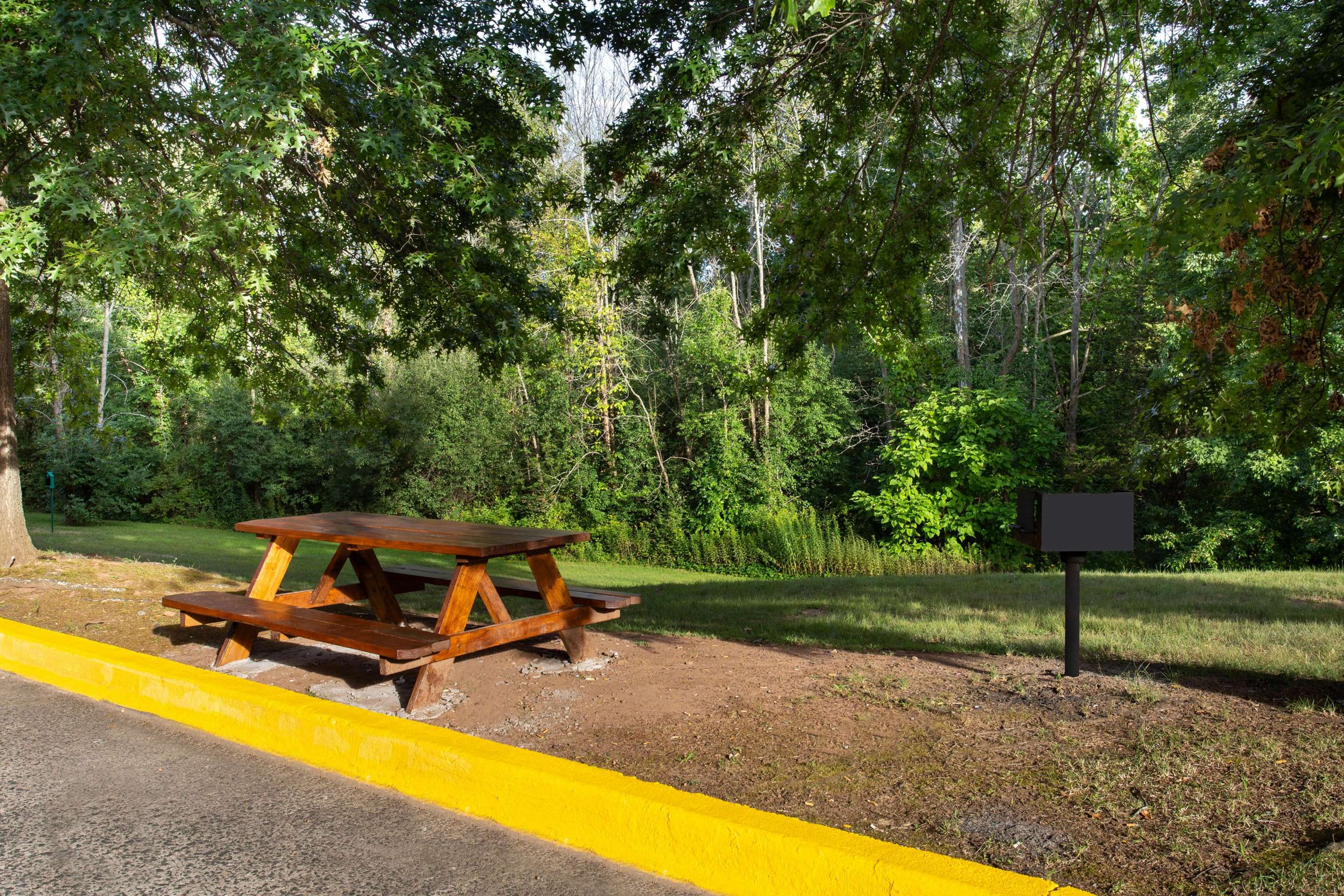 Property amenity | Super 8 by Wyndham Cromwell/Middletown